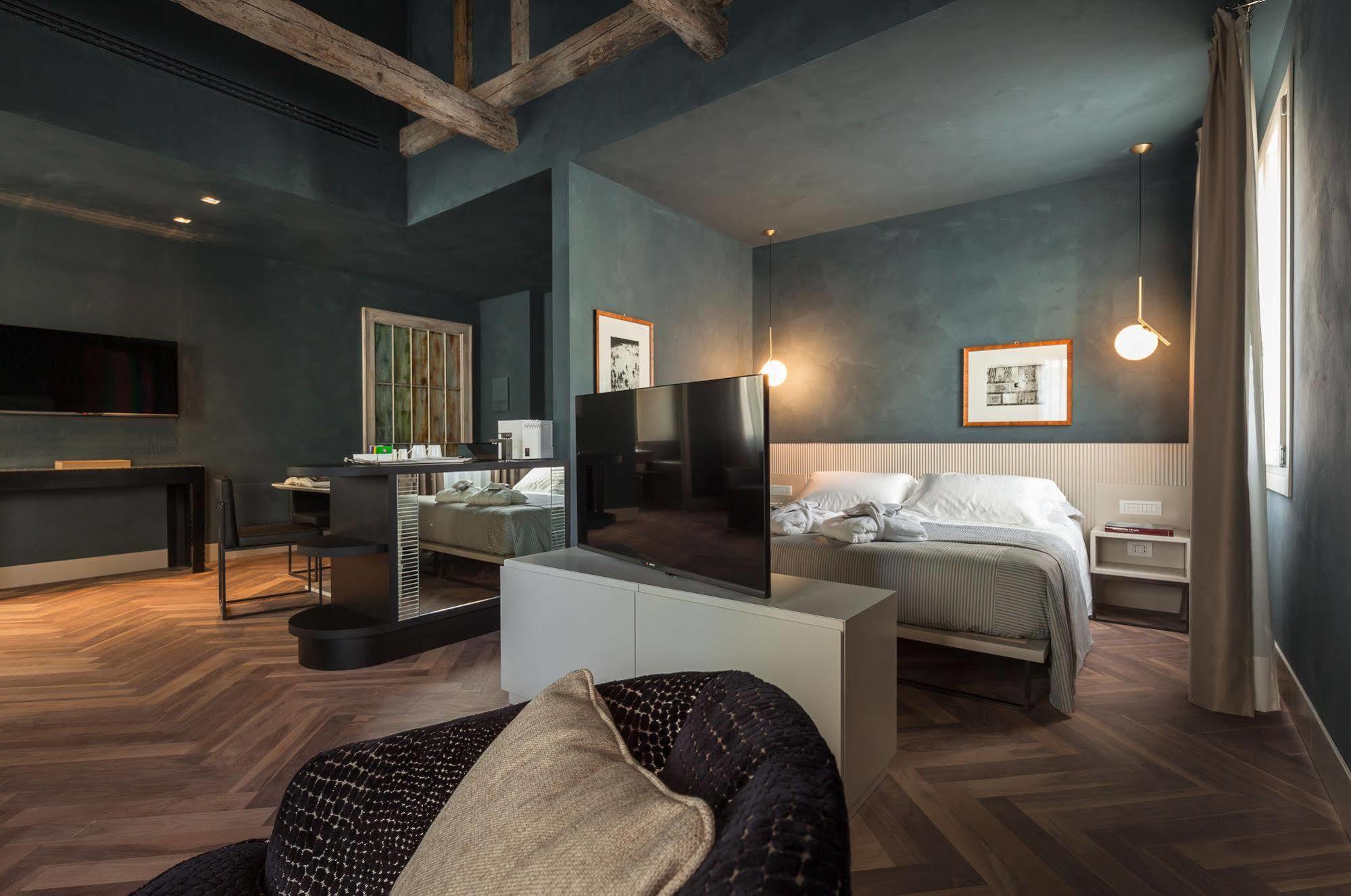 Liassidi Wellness Suites Venice Exterior photo